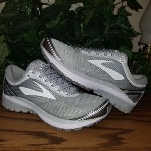 BROOKS GHOST 10 SZ 9